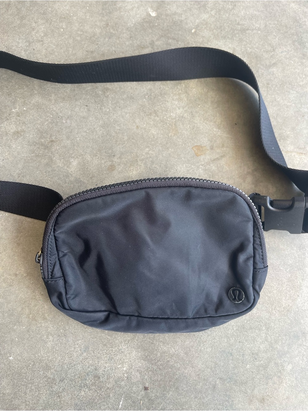 Black Lululemon belt bag